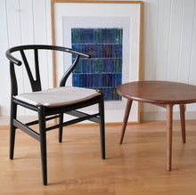 画像をギャラリービューアに読み込む, Yチェア43オーク材ブラック塗装/座面ブラックぺーパーコード/即納可(残り2脚)/送料無料