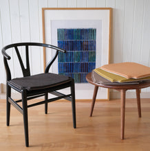画像をギャラリービューアに読み込む, Yチェア43オーク材ブラック塗装/座面ブラックぺーパーコード/即納可(残り2脚)/送料無料