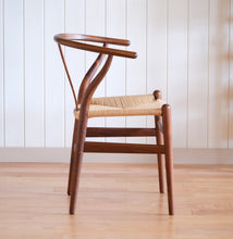 画像をギャラリービューアに読み込む, Yチェア43cmウォルナット材オイル/ナチュラルぺーパーコード/納期6ヶ月/送料無料