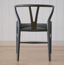 画像をギャラリービューアに読み込む, Yチェア（45㎝のみ）ユーカリ材ブラック塗装／ブラックぺーパーコード（数量限定）なくなり次第終了
