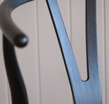 画像をギャラリービューアに読み込む, Yチェア（45㎝のみ）ユーカリ材ブラック塗装／ブラックぺーパーコード（数量限定）なくなり次第終了
