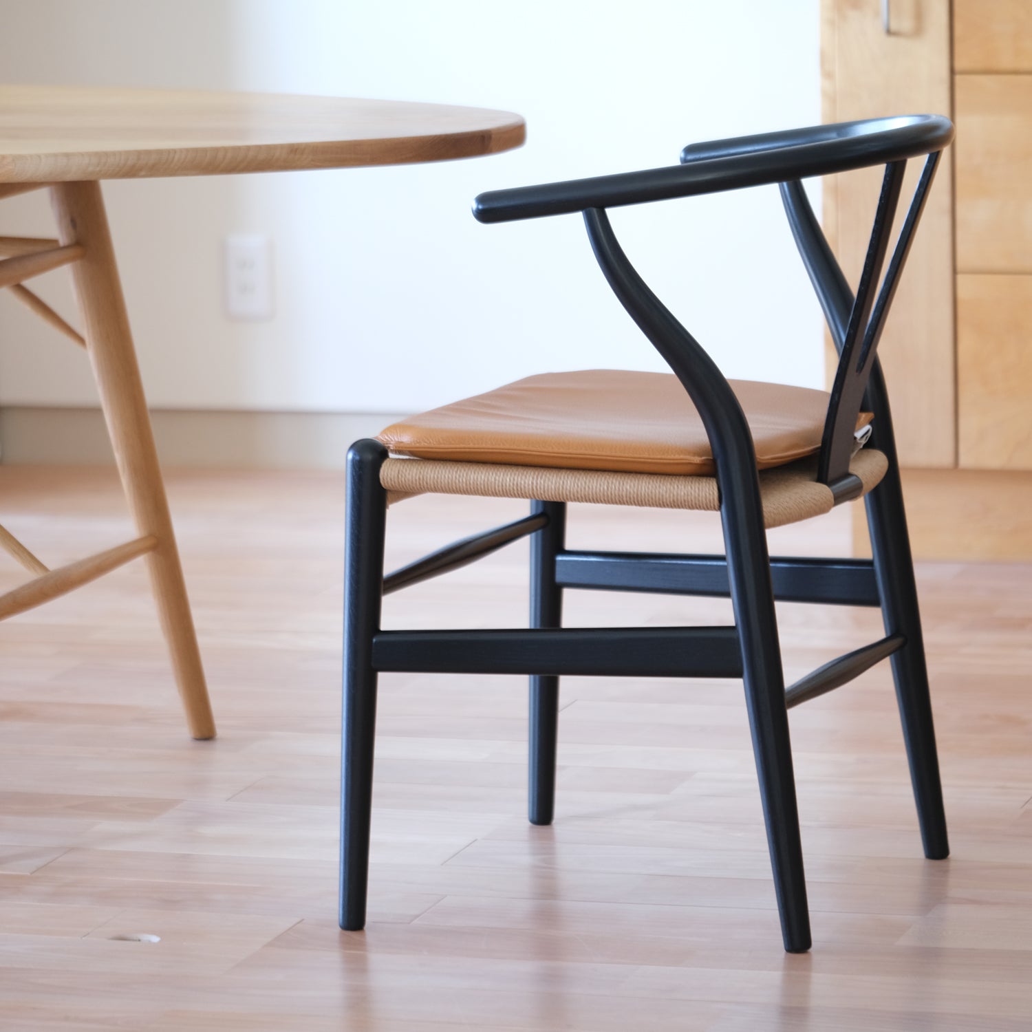 Yチェア専用　レザークッション Yチェア専用レザークッション（本革3種類） – 奥田家具